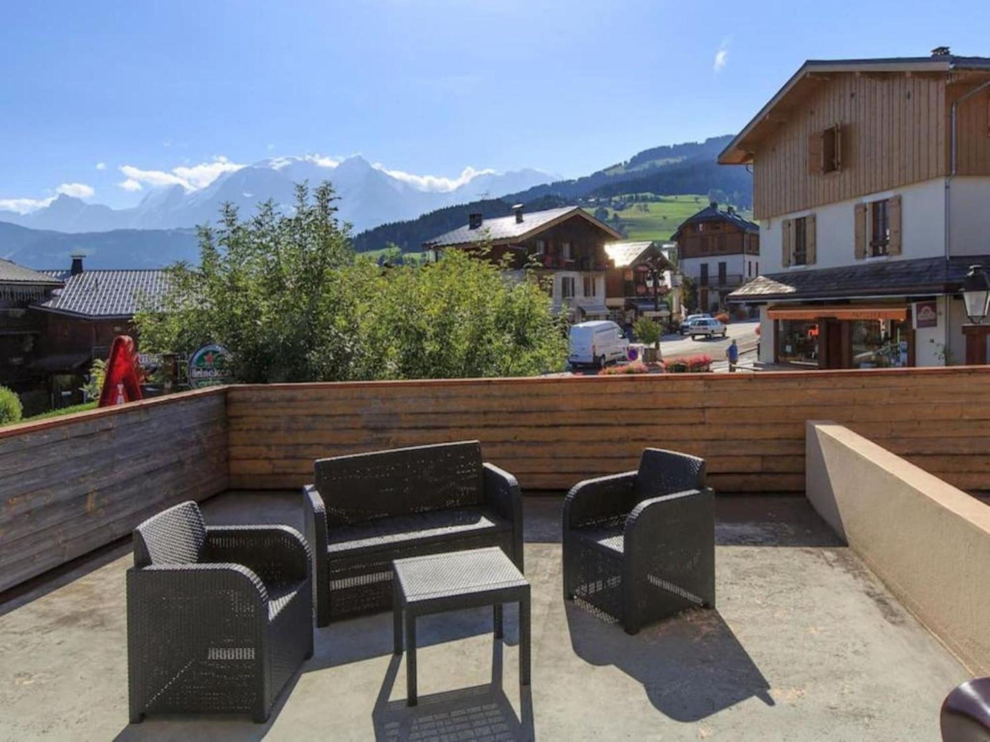 Les Aiguilles De Warens Aparthotel Combloux Exterior photo